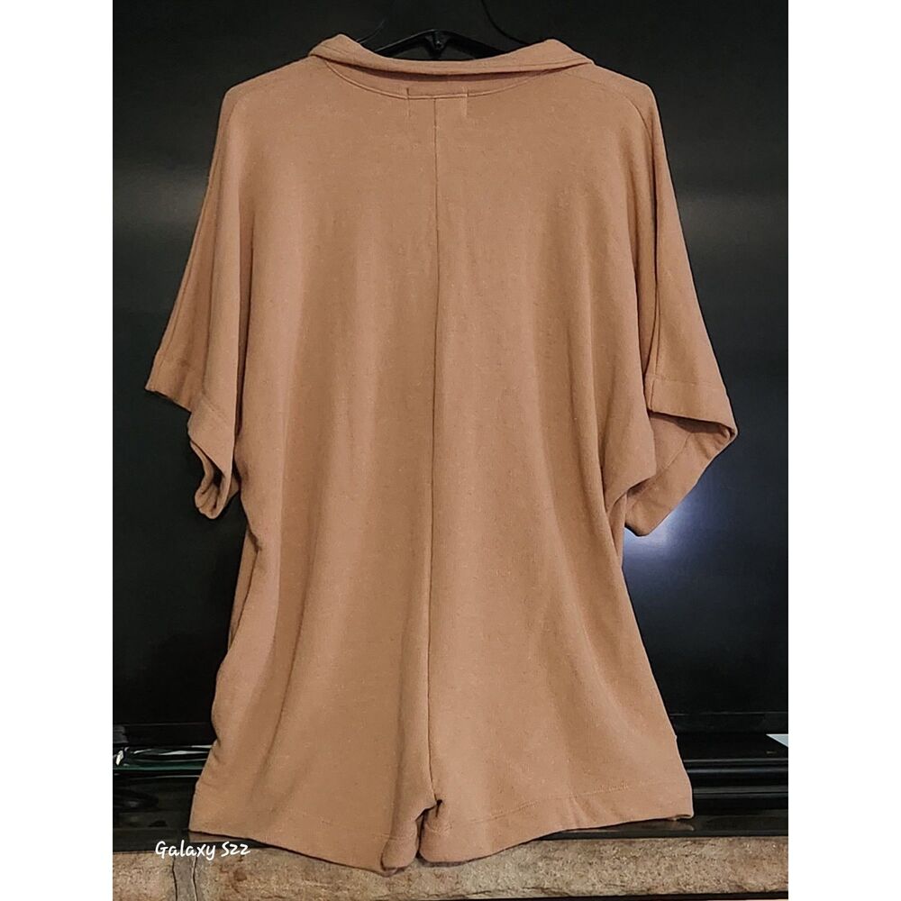 Bucketlist women's short sleeve tan romper size medium - Picture 4 of 6